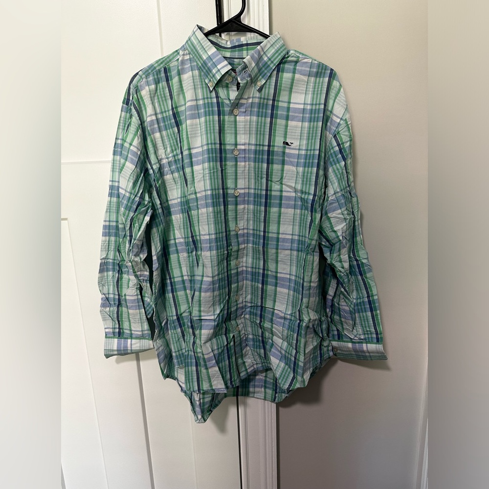 Vineyard Vines men’s casual button down, size L